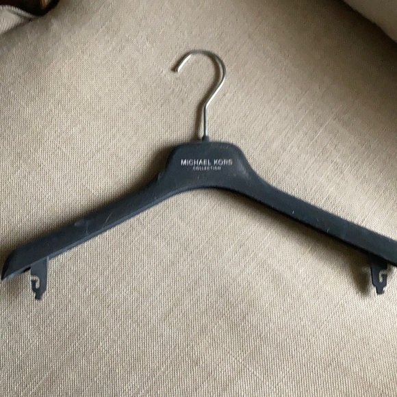 Michael Kors Collection hanger - Picture 2 of 2